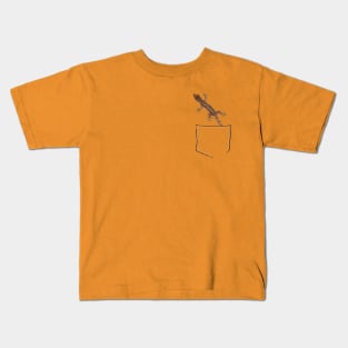 Lizard in my pocket! Kids T-Shirt